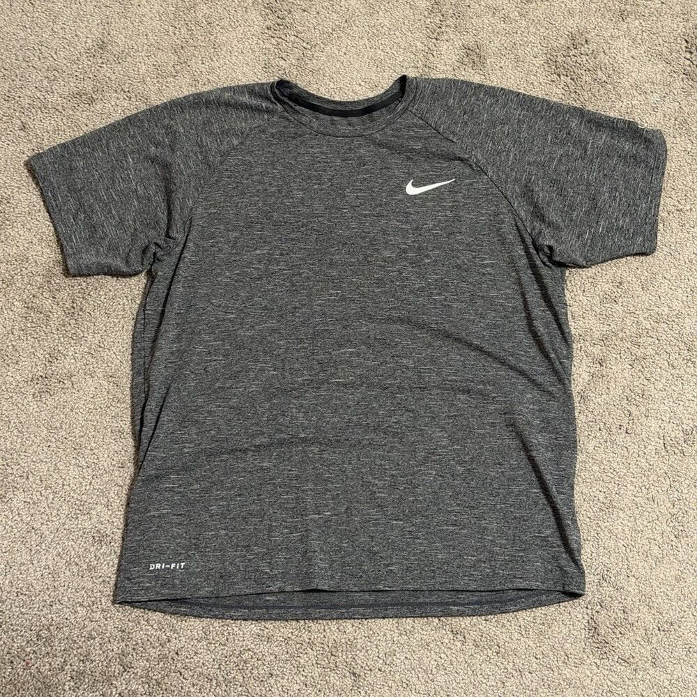 Nike Dri-FIT Athletic Fit Men’s Solid Gray Crew Neck T-Shirt S NESSA589
